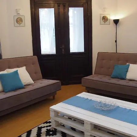 Hotelique Apartment